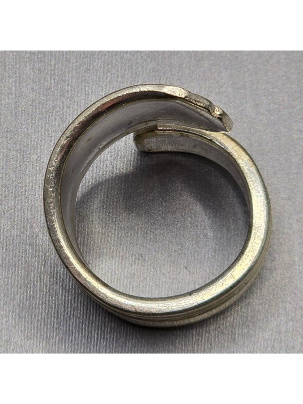 Vintage Avon Silver Plate Spoon Ring Size 8.5 Floral Heart Etched Bypass - Picture 5 of 11